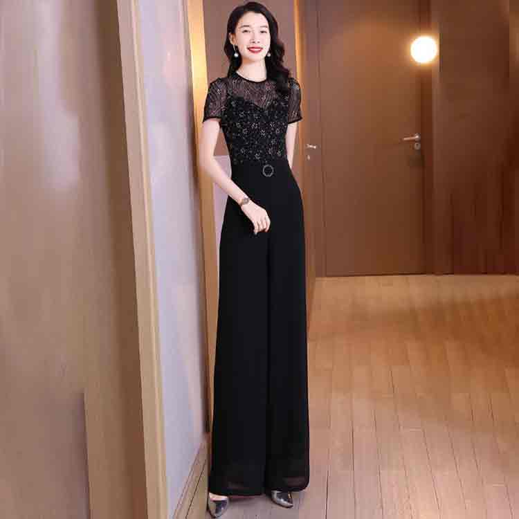 Kas võrgusilma laiguline jumpsuit -trend seab uue moevõrdluse?